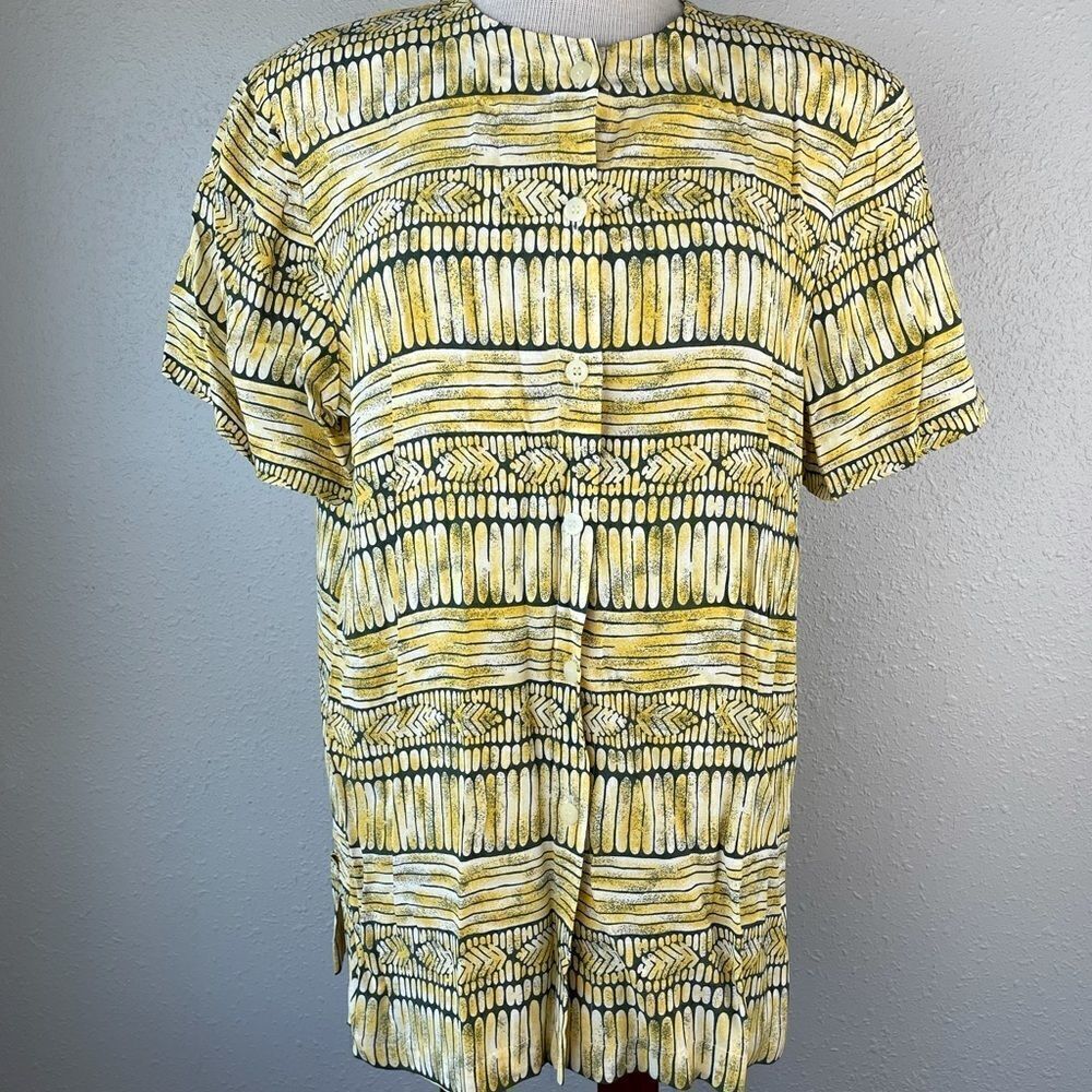 Chaus Short Sleeve Collarless Button Down Shirt and Matching Skirt EUC